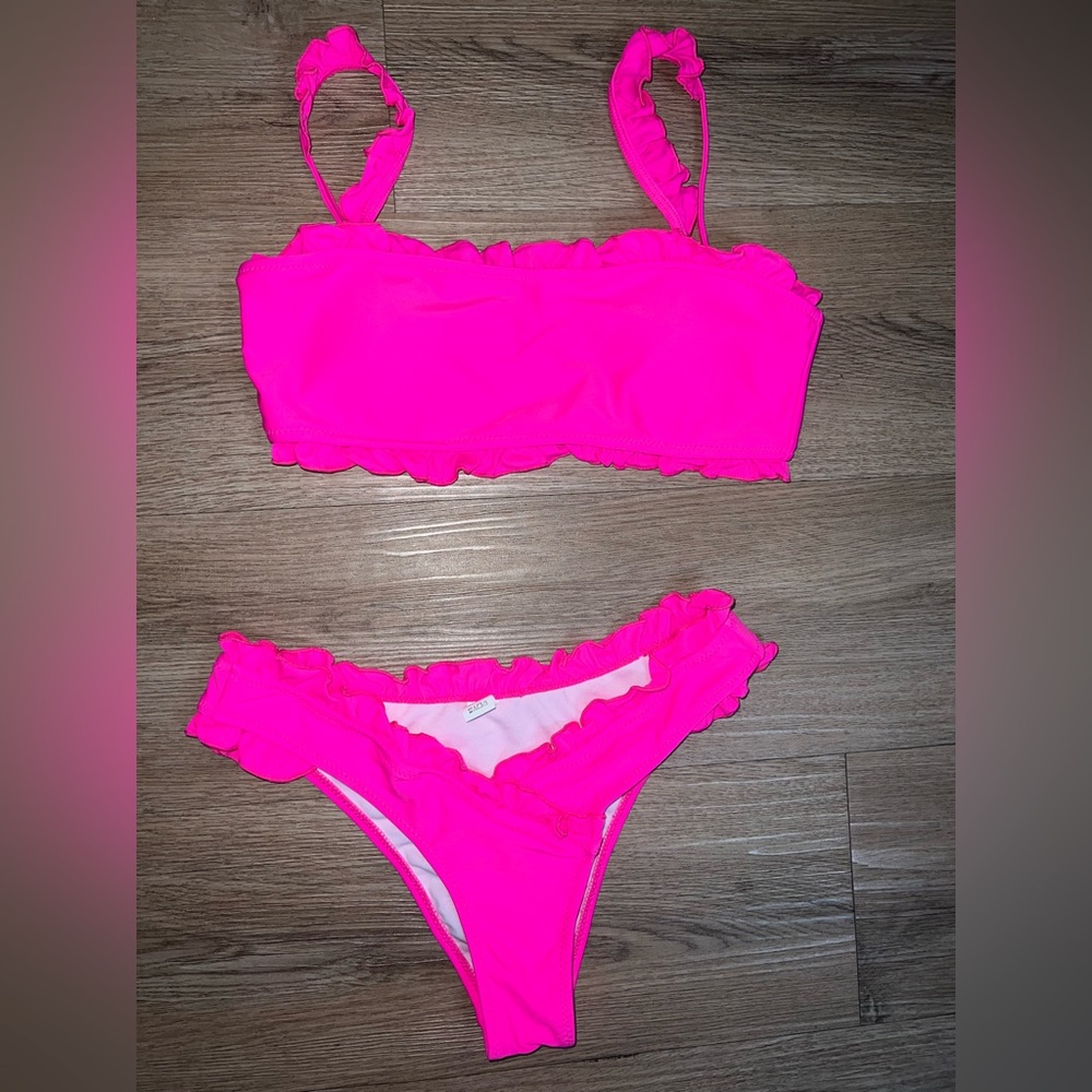 5 for $20 🌹 NWOT Bikini 👙 with Cute Ruffles S